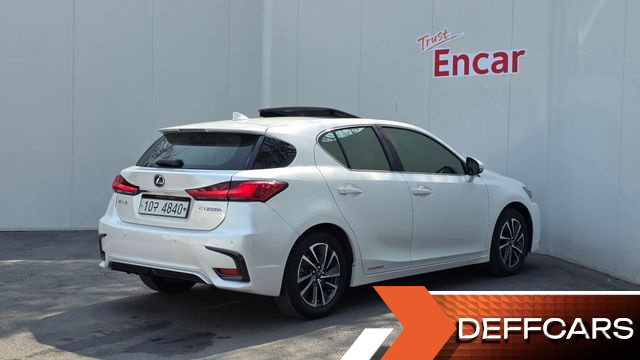 Lexus CT200H 1.8 Supreme ZWA10 купить на сайте DeffCars