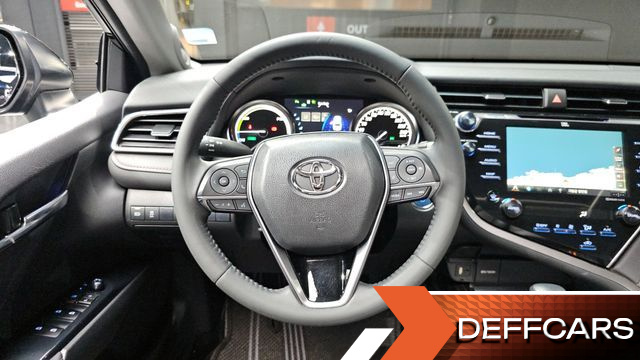 Toyota CAMRY 2.5 XLE Hybrid купить на сайте DeffCars