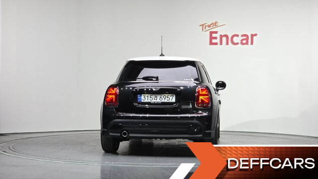 Mini COOPER 5Door Classic Third Generation купить на сайте DeffCars