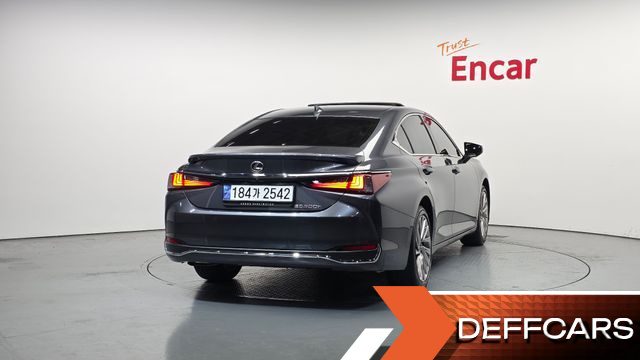 Lexus ES Executive купить на сайте DeffCars