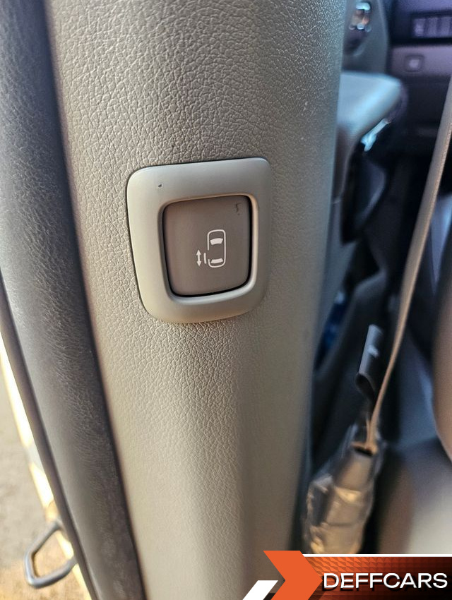 Kia CARNIVAL 11-Seater Prestige купить на сайте DeffCars
