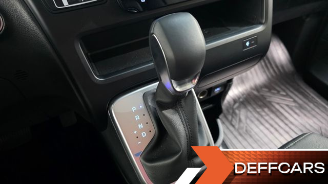 Hyundai STARIA Tourer 9-Seater Modern купить на сайте DeffCars