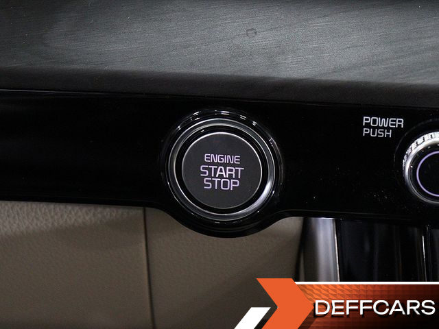 Kia CARNIVAL Gasoline 7-Seater Signature купить на сайте DeffCars