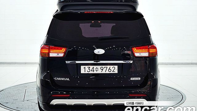 Kia CARNIVAL 9-seater Hi-Limousine Luxury купить на сайте DeffCars