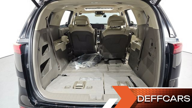 Kia CARNIVAL Gasoline 7-Seater Signature купить на сайте DeffCars