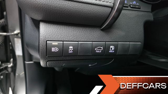 Toyota CAMRY 2.5 XLE Hybrid купить на сайте DeffCars