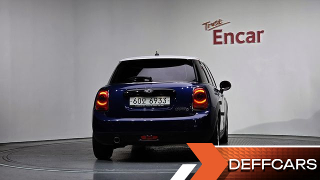 Mini COOPER 5Door Standard 3rd купить на сайте DeffCars