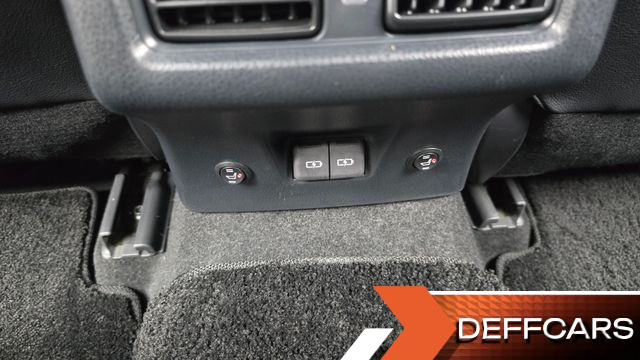 Toyota CAMRY 2.5 XLE Hybrid купить на сайте DeffCars