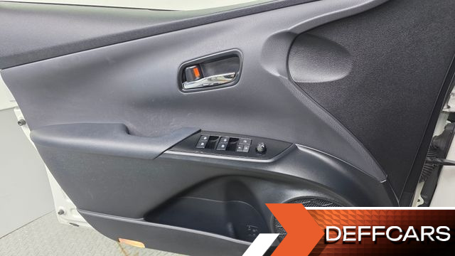 Toyota PRIUS 1.8 E купить на сайте DeffCars