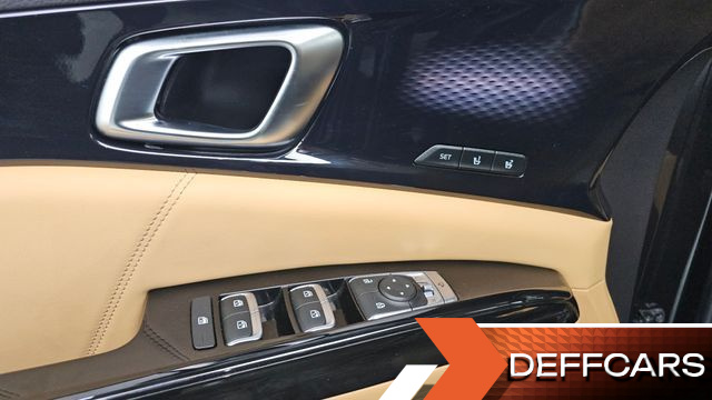 Kia CARNIVAL Gasoline 9-Seater Signature купить на сайте DeffCars