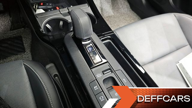 Toyota PRIUS 2.0 XLE купить на сайте DeffCars