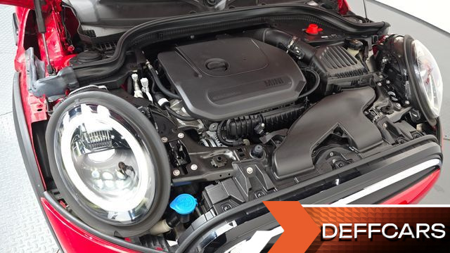 Mini COOPER 5Door Classic Launch Pack Third Generation купить на сайте DeffCars