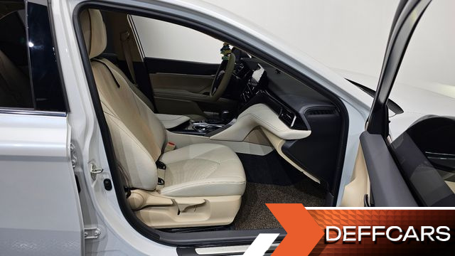 Toyota CAMRY 2.5 XLE Hybrid купить на сайте DeffCars