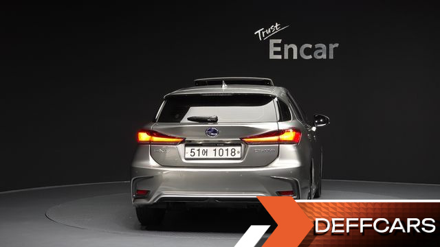 Lexus CT200H 1.8 Supreme ZWA10 купить на сайте DeffCars