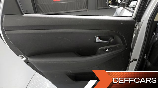 Kia CARENS 2.0 LPI Prestige купить на сайте DeffCars