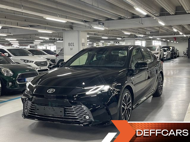 Toyota CAMRY 2.5 XLE Premium Hybrid купить на сайте DeffCars
