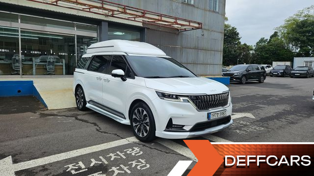 Kia CARNIVAL 9-Seater Hi-Limousine Signature купить на сайте DeffCars