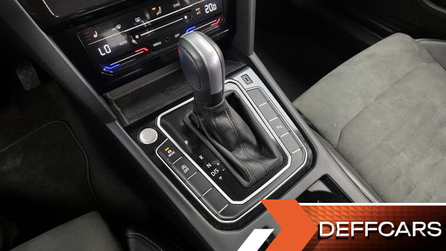 Volkswagen PASSAT 2.0 TDI Premium купить на сайте DeffCars