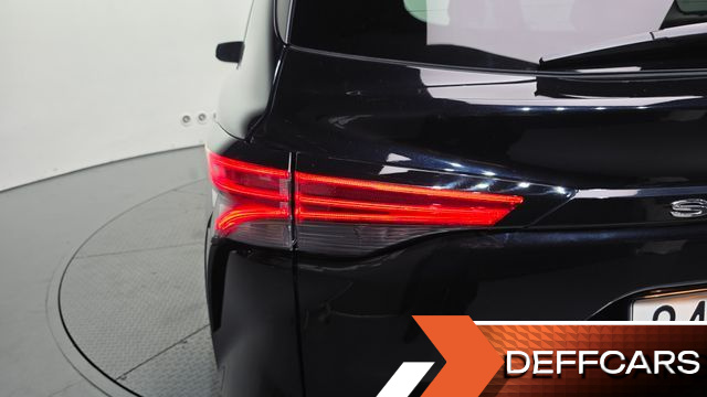 Toyota SIENNA 2.5 Hybrid AWD купить на сайте DeffCars