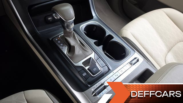 Kia CARNIVAL Diesel 11-Seater Prestige купить на сайте DeffCars