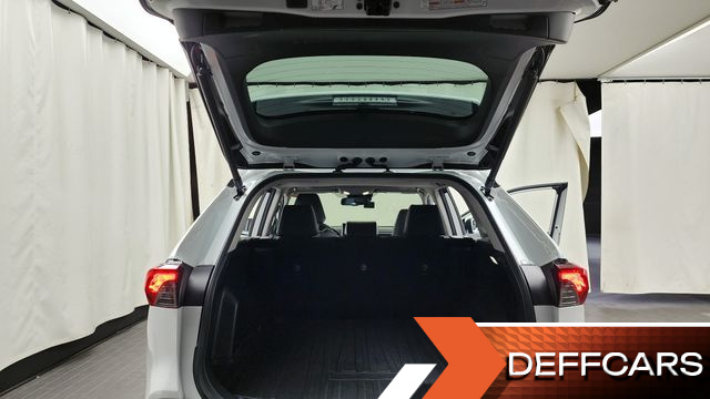 Toyota RAV4 2,5 4WD Hybrid LTD купить на сайте DeffCars