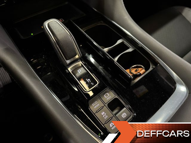 Toyota ALPHARD 2.5 HEV Executive AWD купить на сайте DeffCars