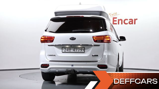 Kia CARNIVAL 9-Seater Hi-Limousine Noblesse Special купить на сайте DeffCars