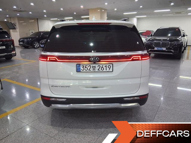 Kia CARNIVAL Gasoline 9-Seater Signature купить на сайте DeffCars