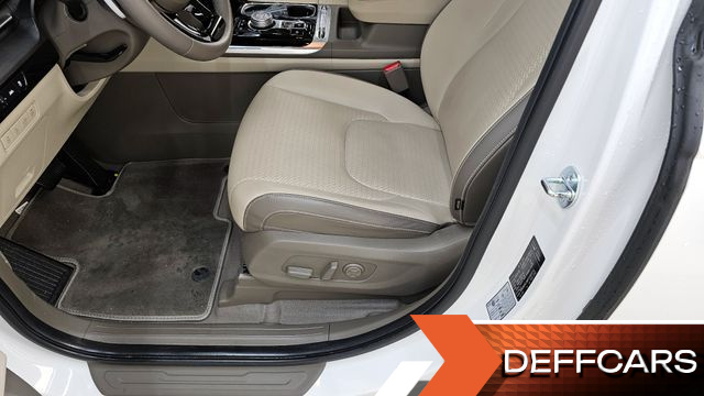 Kia CARNIVAL Gasoline 7-Seater Signature купить на сайте DeffCars