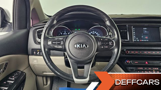 Kia CARNIVAL 7-Seater Limousine President купить на сайте DeffCars