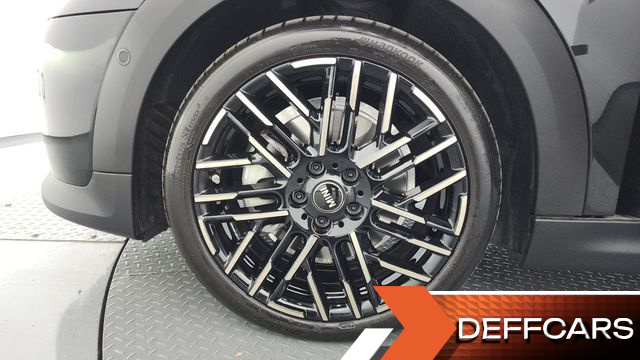 Mini COOPER Favoured купить на сайте DeffCars