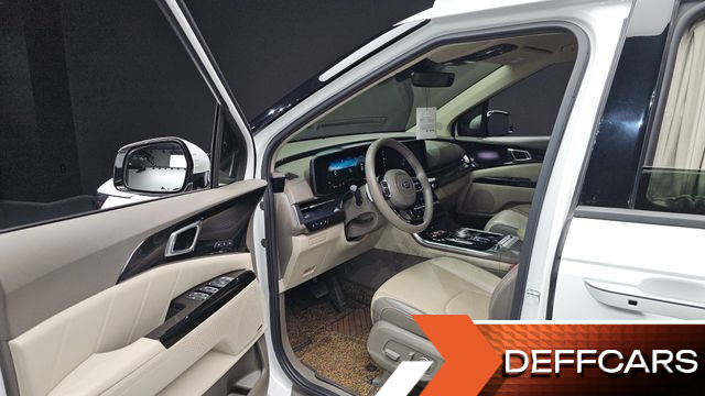 Kia CARNIVAL Gasoline 7-Seater Hi-Limousine Signature купить на сайте DeffCars