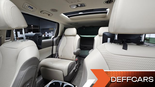 Kia CARNIVAL Gasoline 7-Seater Signature купить на сайте DeffCars