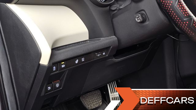 Toyota SIENNA 2.5 Hybrid AWD купить на сайте DeffCars