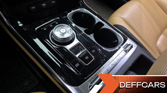 Kia CARNIVAL Gasoline 7-Seater Noblesse купить на сайте DeffCars