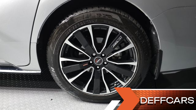 Toyota SIENNA 2.5 Hybrid AWD купить на сайте DeffCars