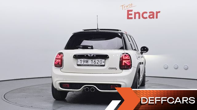 Mini COOPER 5Door Standard 3rd купить на сайте DeffCars