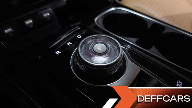 Kia CARNIVAL Gasoline 9-Seater Signature купить на сайте DeffCars