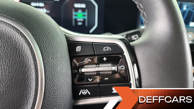 Kia CARNIVAL 9-Seater Signature купить на сайте DeffCars