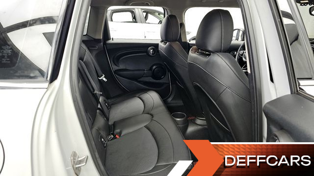 Mini COOPER 5Door Standard 3rd купить на сайте DeffCars