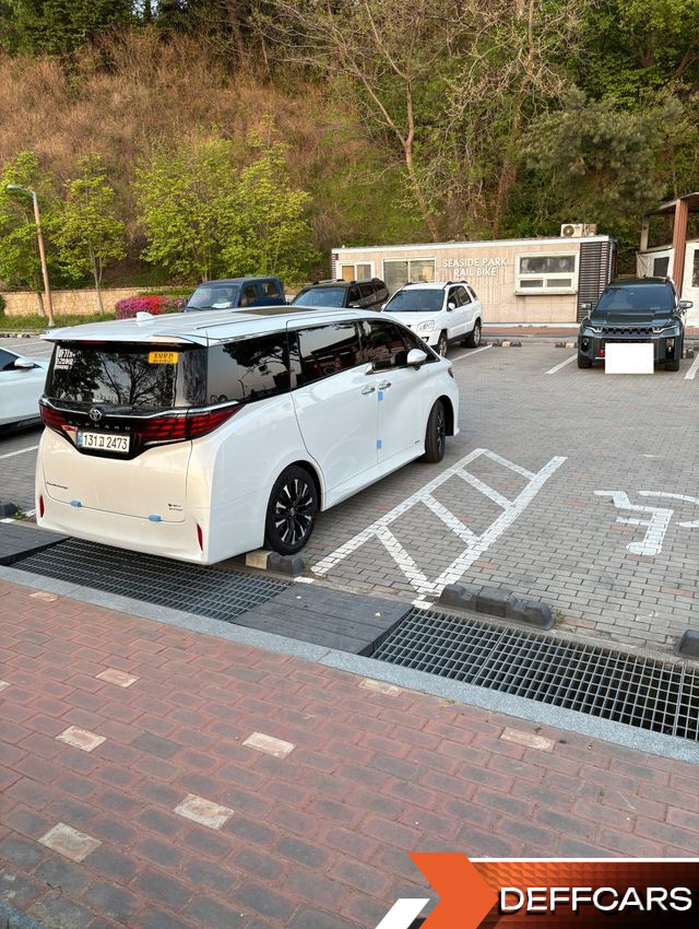 Toyota ALPHARD 2.5 HEV Executive AWD купить на сайте DeffCars