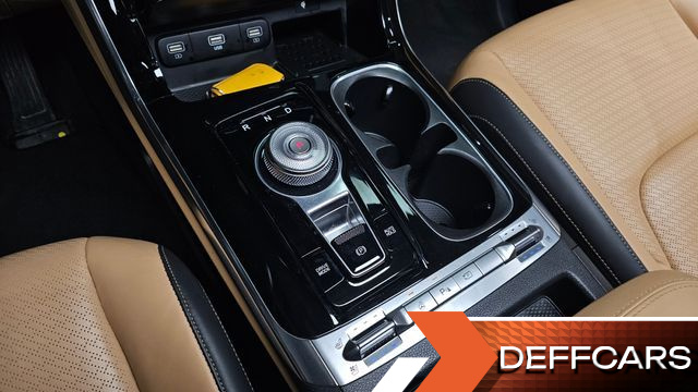 Kia CARNIVAL Gasoline 9-Seater Signature купить на сайте DeffCars