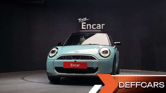 Mini COOPER 5 Door Favoured купить на сайте DeffCars