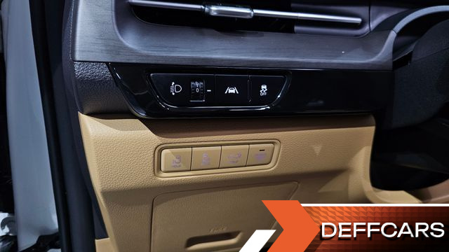 Kia CARNIVAL Gasoline 7-Seater Signature купить на сайте DeffCars