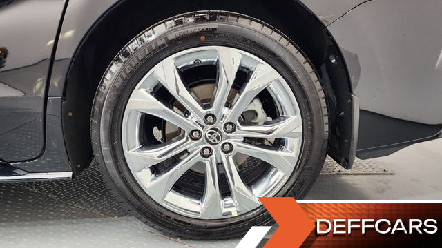 Toyota SIENNA 2.5 Hybrid 2WD купить на сайте DeffCars