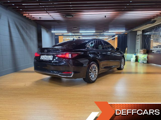 Lexus ES Luxury Plus купить на сайте DeffCars