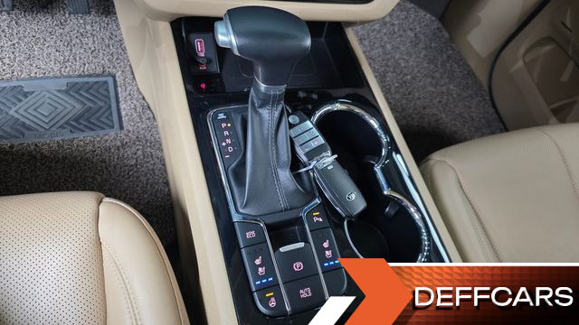 Kia CARNIVAL Gasoline 9-Seater Noblesse Special купить на сайте DeffCars