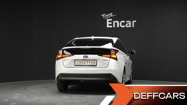 Toyota PRIUS 1.8 купить на сайте DeffCars