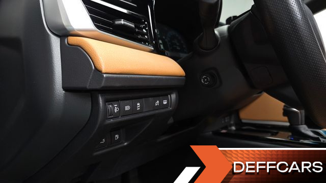 Toyota CAMRY 2.5 XLE Hybrid купить на сайте DeffCars