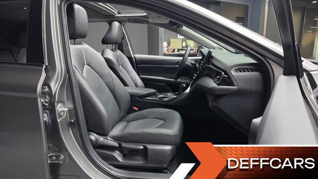 Toyota CAMRY 2.5 XLE Hybrid купить на сайте DeffCars